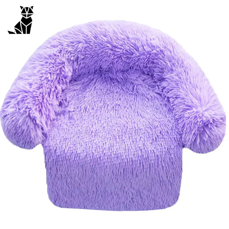Bonnet flou violet avec un pompon affiché