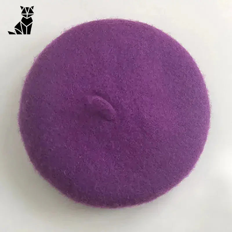 Élégante laine violette pour confectionner un élégant béret Chapeau pour chat